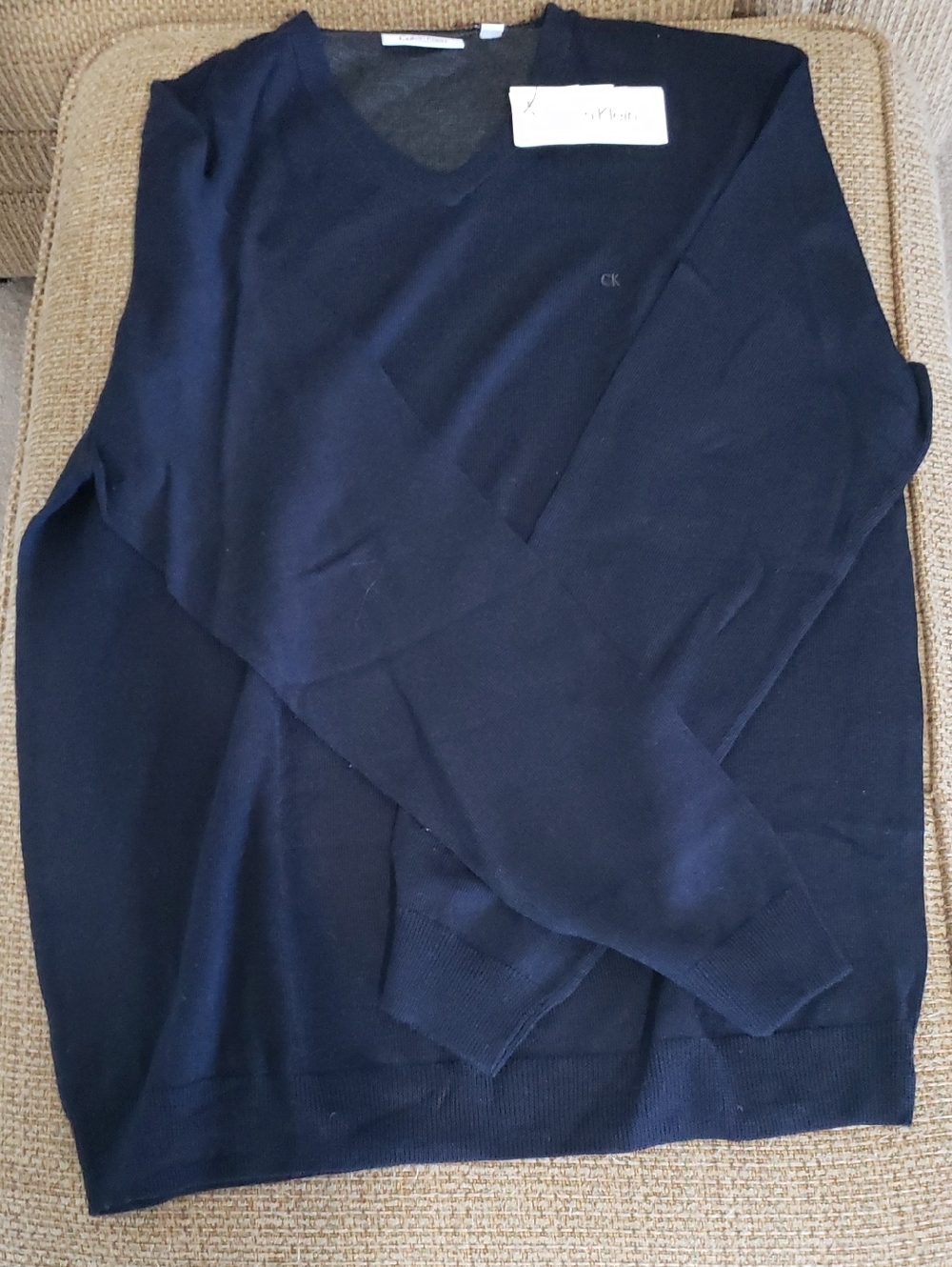 NWT-Calvin Klein Men's Color Roma lifestyle-V-Neck Sweater Large